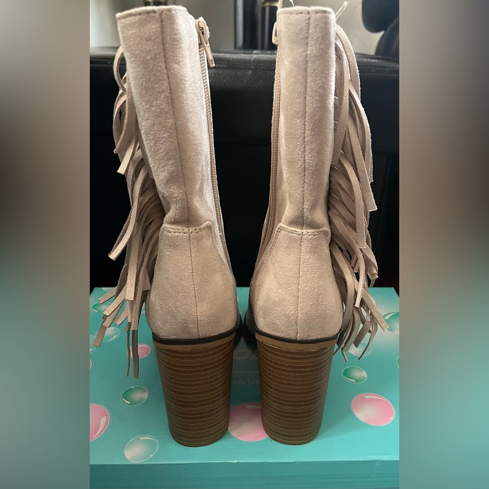 Women’s Soda Faux Suede Fringe Boots New with Tags & Box - Picture 2 of 16